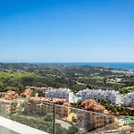 Vivi Homes - The Heights Pool, Gym, Sauna, Terrace & Sea View Апартаменты Ла-Кала-де-Михас