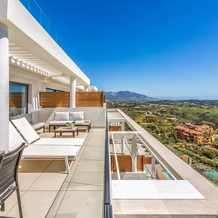 Апартаменты Vivi Homes - The Heights Pool, Gym, Sauna, Terrace & Sea View Ла-Кала-де-Михас