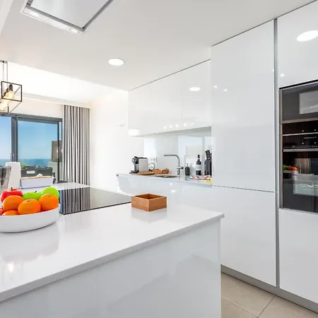 Apartment Vivi Homes - The Heights Pool, Gym, Sauna, Terrace & Sea View