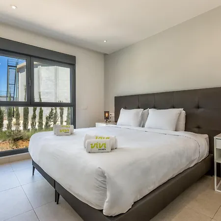 Vivi Homes - The Heights Pool, Gym, Sauna, Terrace & Sea View