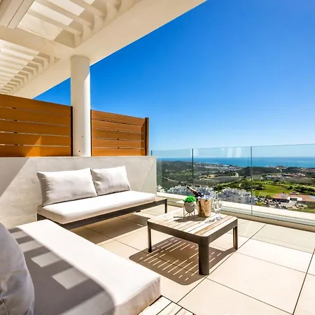 Vivi Homes - The Heights Pool, Gym, Sauna, Terrace & Sea View Apartment