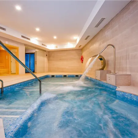 Apartamento Vivi Homes - The Heights Pool, Gym, Sauna, Terrace & Sea View