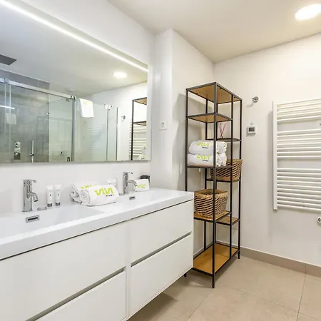 Vivi Homes - The Heights Pool, Gym, Sauna, Terrace & Sea View Apartamento *