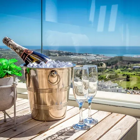 Vivi Homes - The Heights Pool, Gym, Sauna, Terrace & Sea View Apartment
