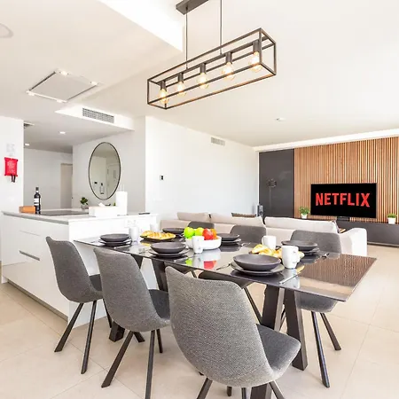 Vivi Homes - The Heights Pool, Gym, Sauna, Terrace & Sea View
