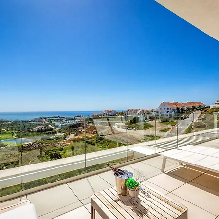 Vivi Homes - The Heights Pool, Gym, Sauna, Terrace & Sea View Apartment